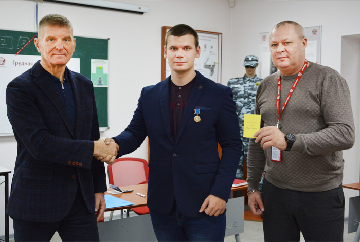 Сотрудники крымских ЧОО награждены медалями и памятными знаками